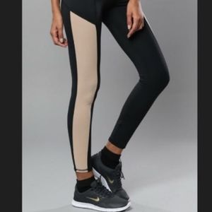 🛍8 for 25 🛍 Nolli Empire Mesh Legging